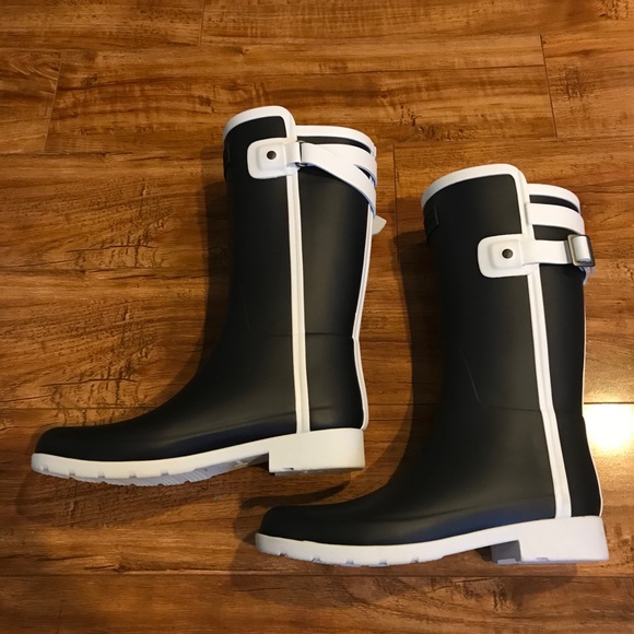 NWOT Slim Fit Short Contrast Hunter Rainboots - Picture 6 of 9